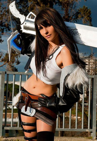 Illustration for article titled Gender-Bending: 8 Impressive Girls-As-Guys Cosplays